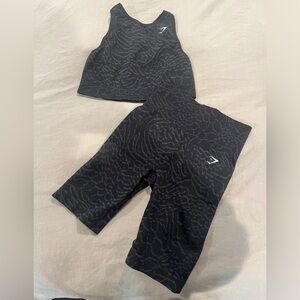 Gymshark adapt animal set size M top size S bottoms